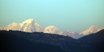 जुगल हिमालको दृश्य